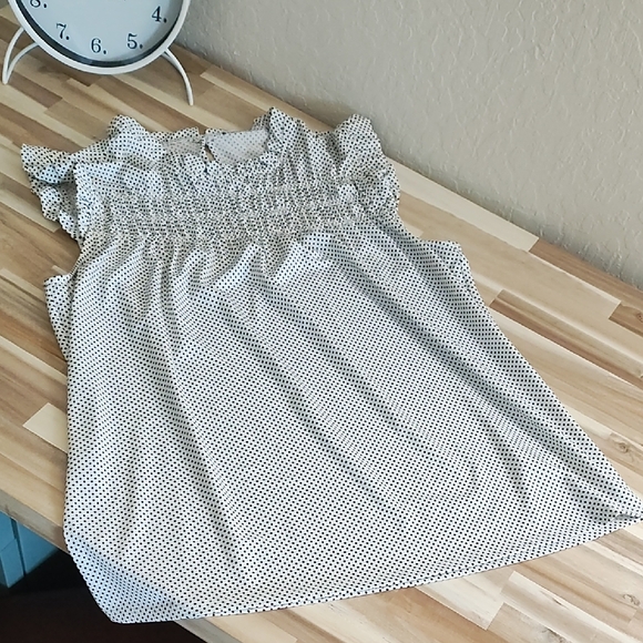 Other - Chic Polka Dot Blouse